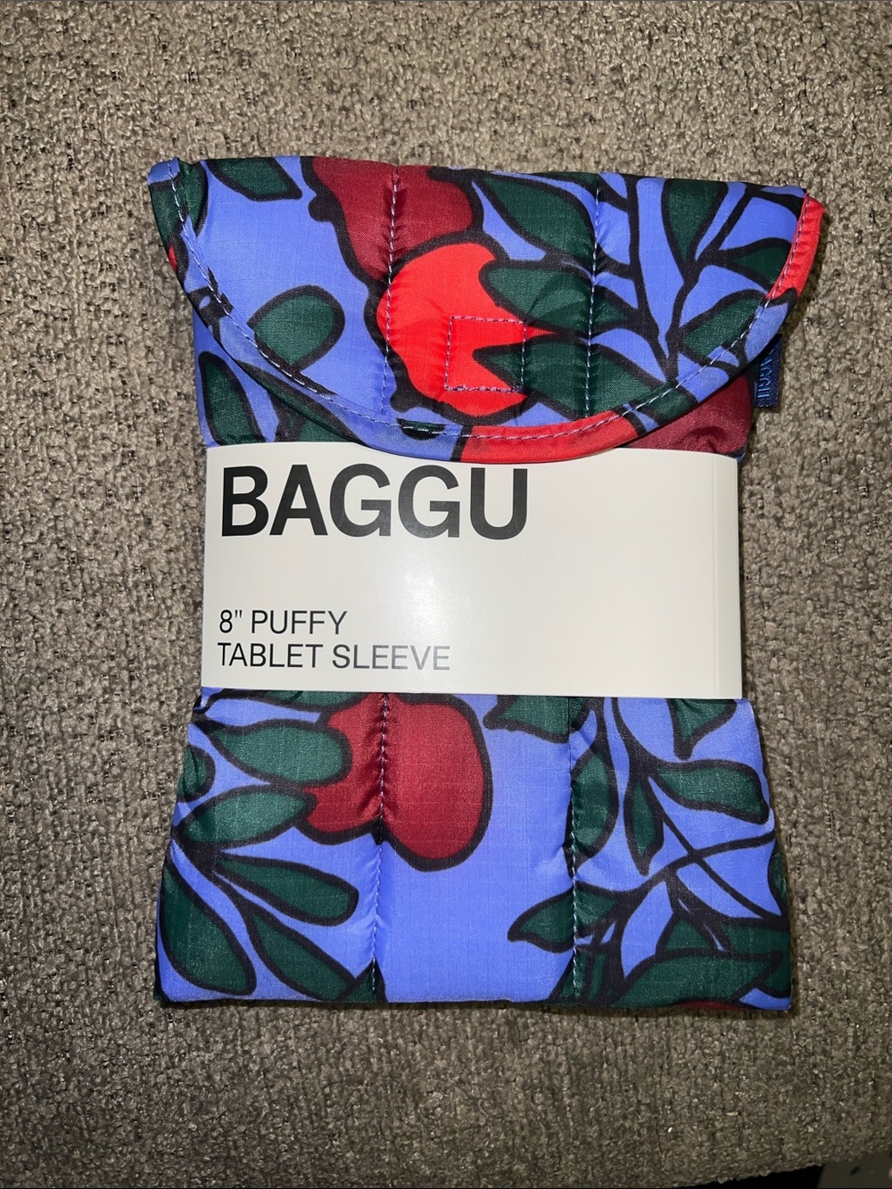 BAGGU 8” Puffy Tablet Sleeve in Apple Tree